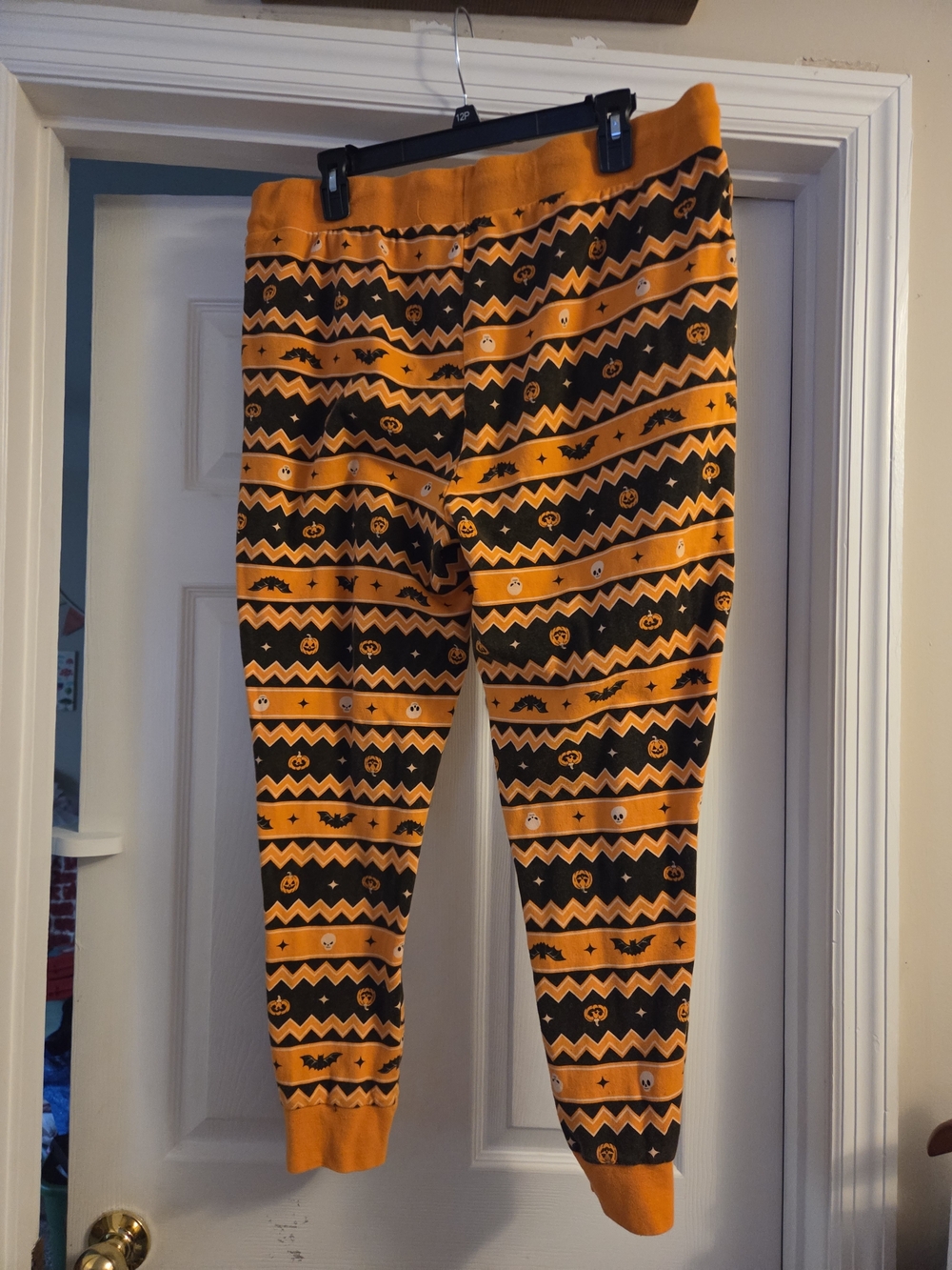 Tagless orange & black jack-o'-lantern & bat Halloween PJ pants m/l - Picture 5 of 7